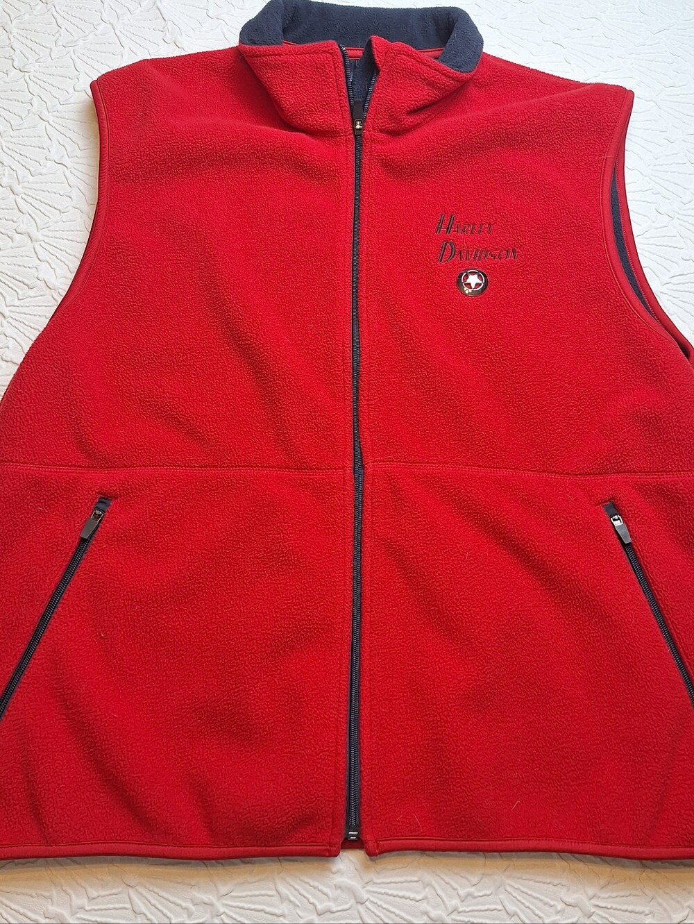 Devon & Jones Red Sleeveless Fleece Vest Size XL - Picture 2 of 6